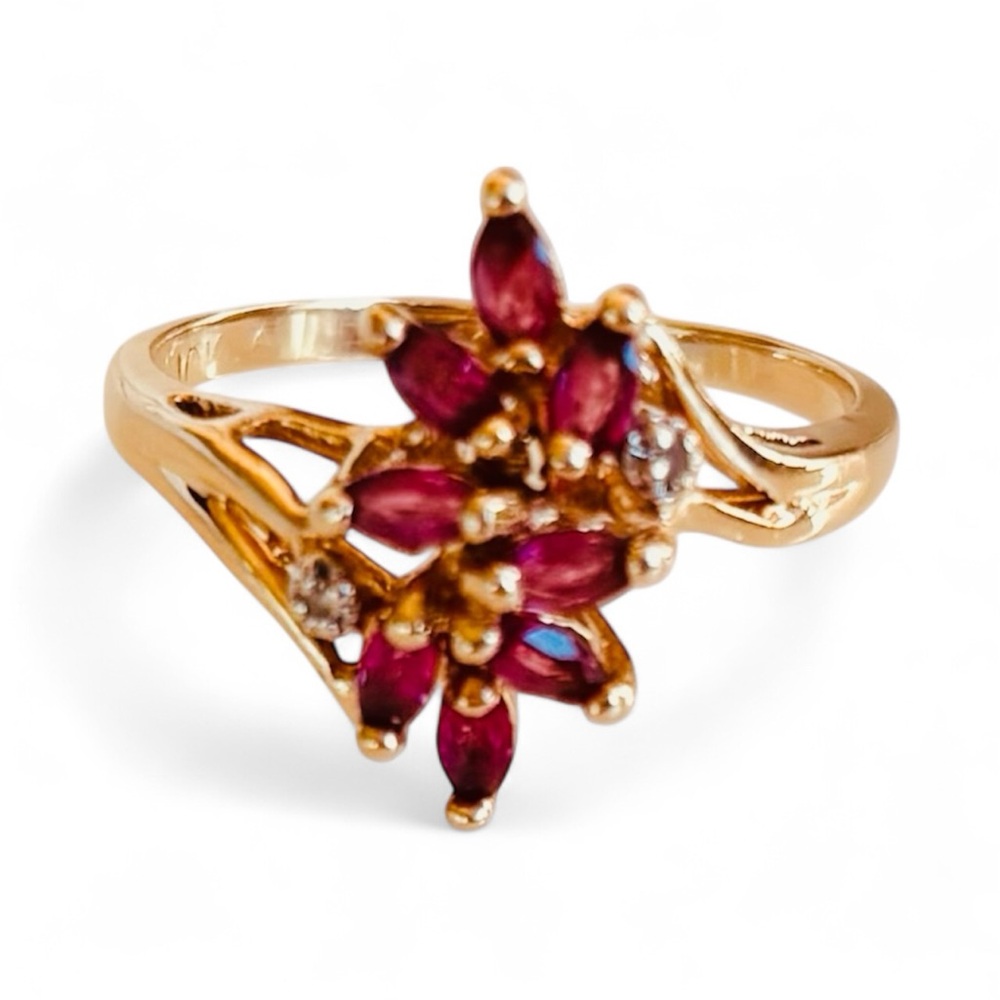 10k Gold Ruby Diamond Cluster Flower Ring size 8